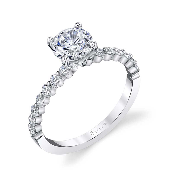 Round Diamond Engagement Ring